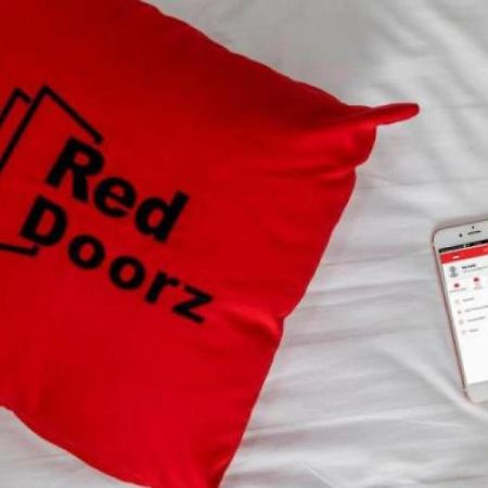 Reddoorz Near Jalan Gatot Subroto Medan Hotel Exterior photo
