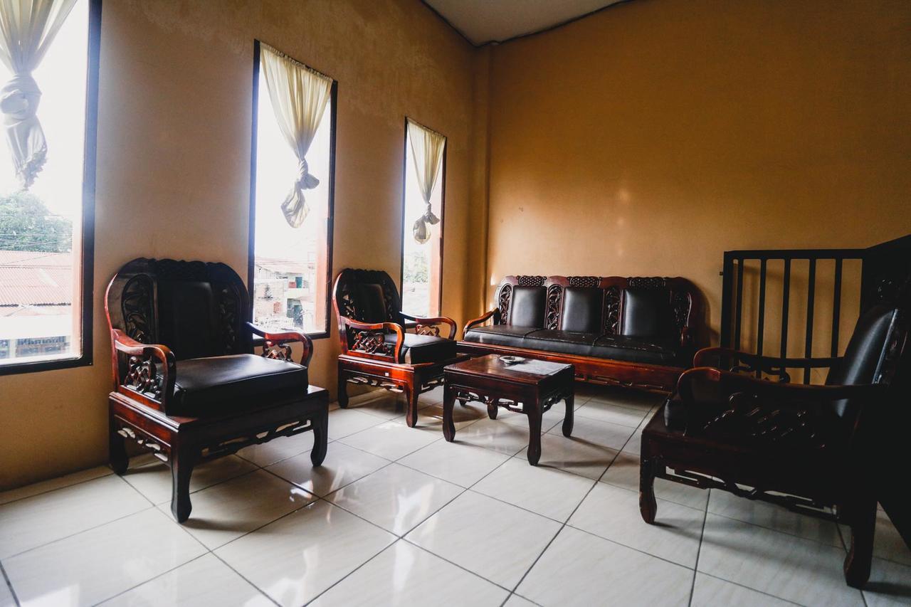 Reddoorz Near Jalan Gatot Subroto Medan Hotel Exterior photo