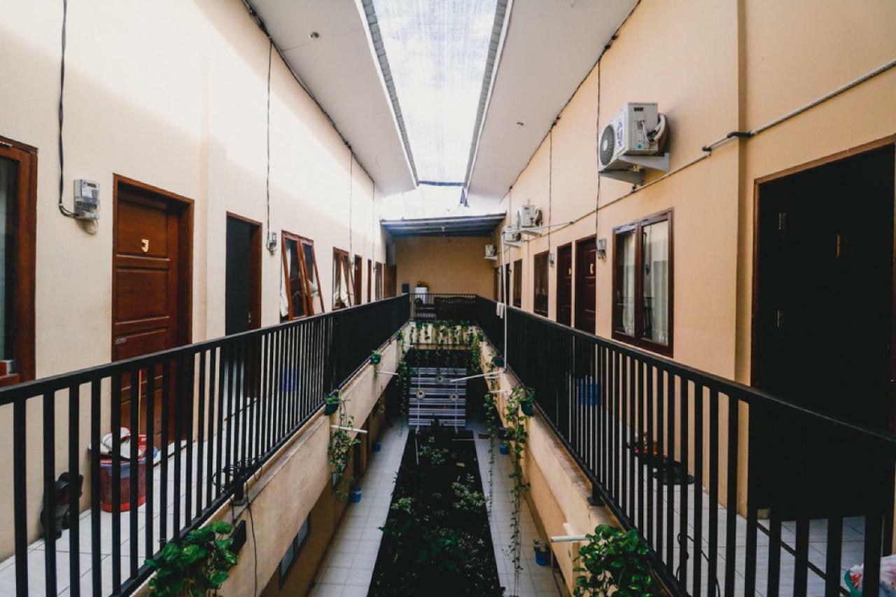 Reddoorz Near Jalan Gatot Subroto Medan Hotel Exterior photo